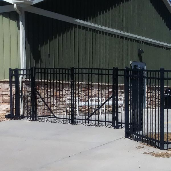 Lakewood residential commerical and custom fences and gates | Gary's Five Star Fencing West Denver